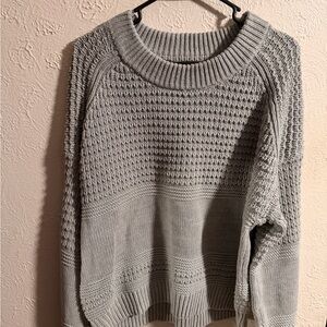 Universal Thread Light Gray Textured Crewneck Sweater